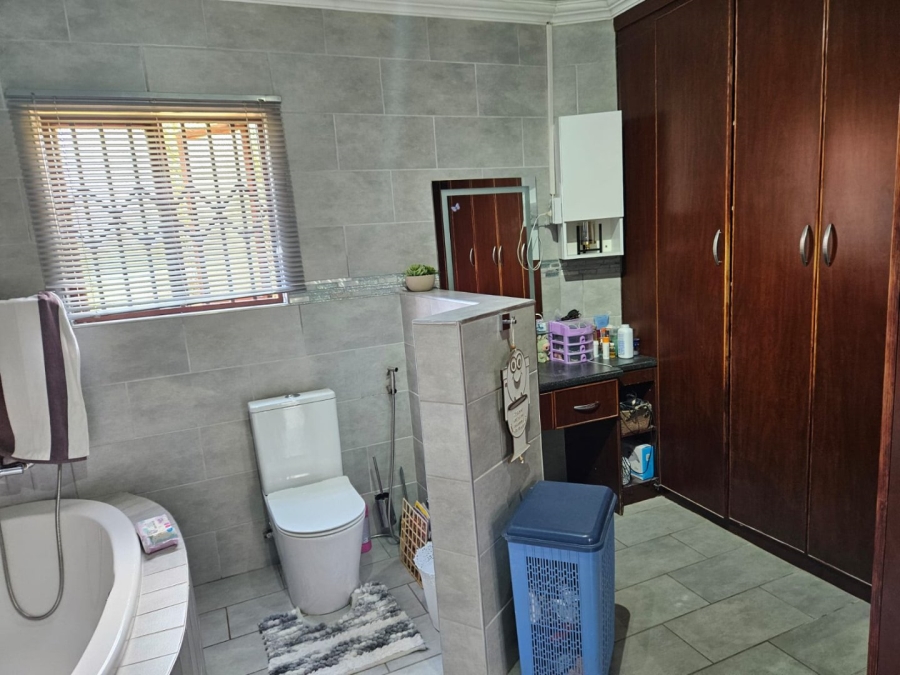 3 Bedroom Property for Sale in Hillcrest Northern Cape